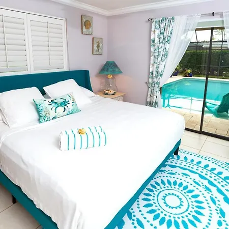 In The Heart Of Naples, Suite With Lake & Pool